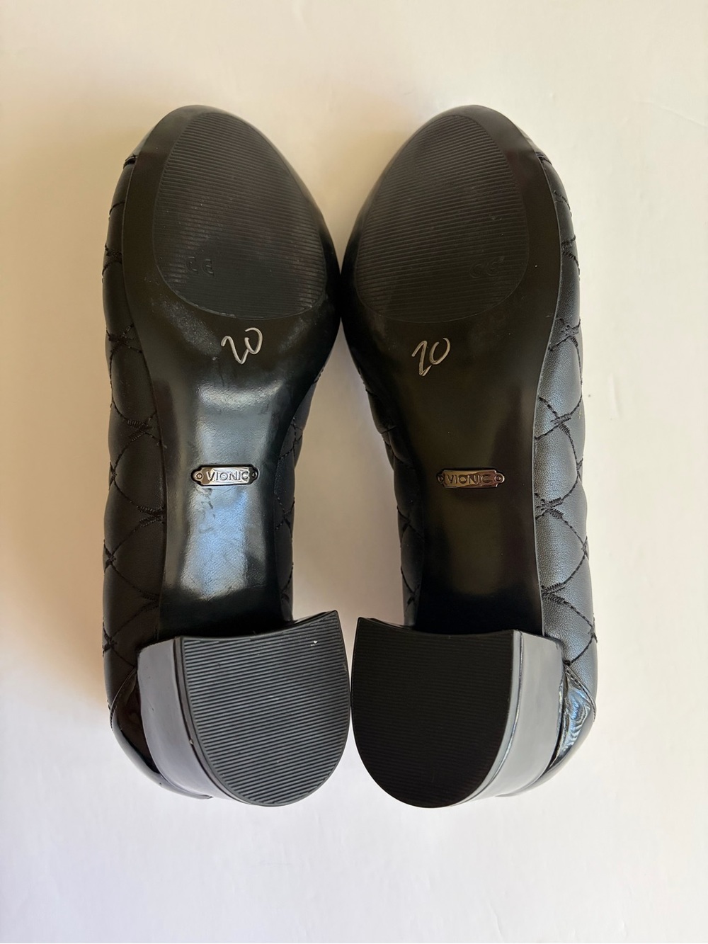 Vionic Ruby Quilted Leather Block Heel Black Pumps Size 8.5 Olympia - Picture 8 of 8